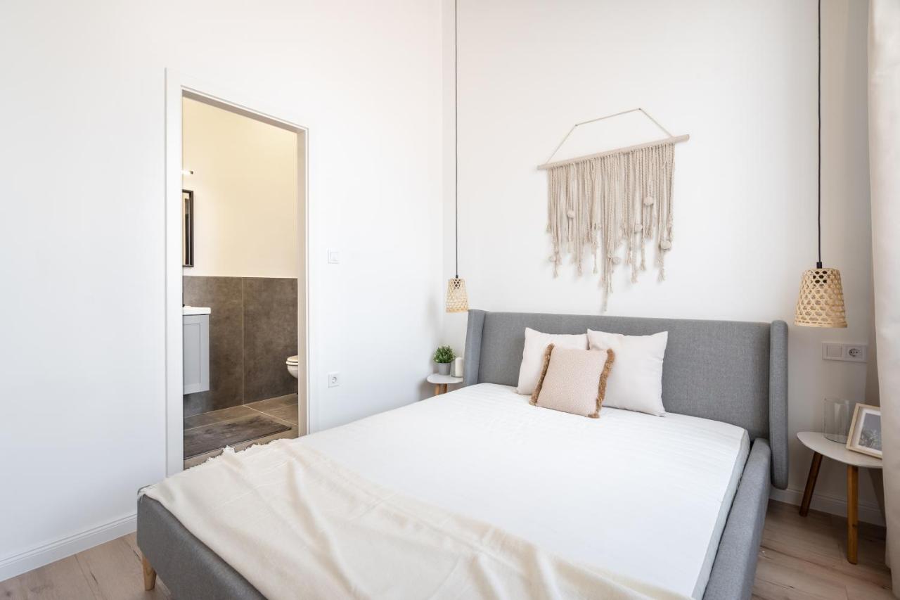 A62 - Akacfa Street - Location By Bqa Apartamento